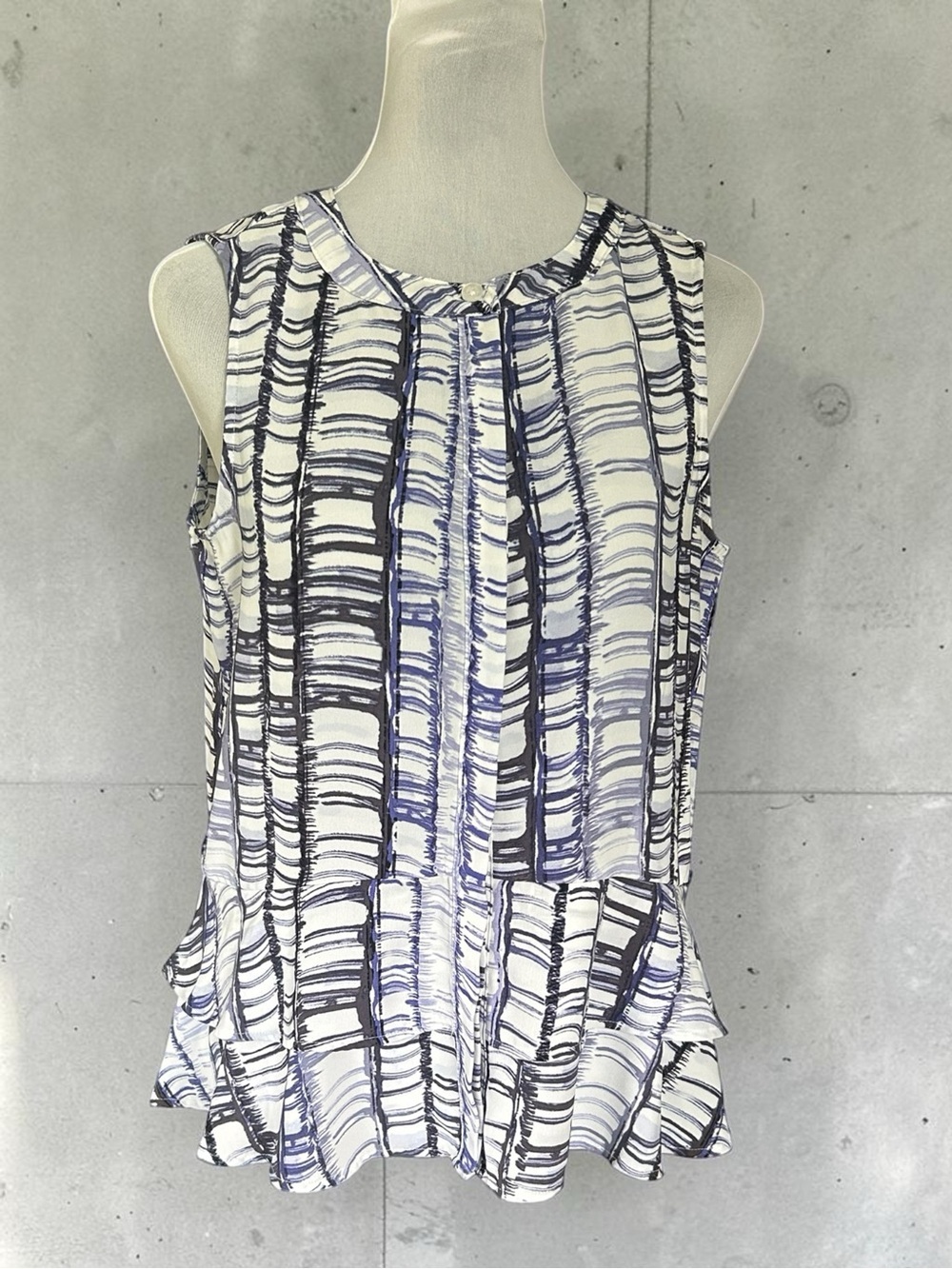 Simply Vera Vera Wang Women’s White/Blue Striped Collared Button Blouse, XS